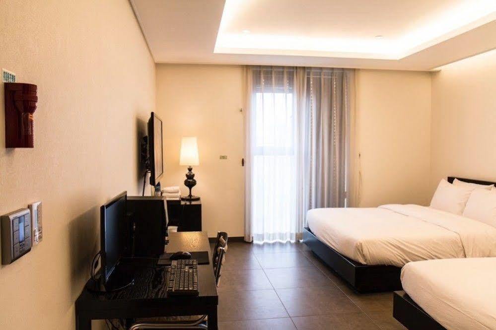 G Tourist Hotel Wolmido Incheon Buitenkant foto