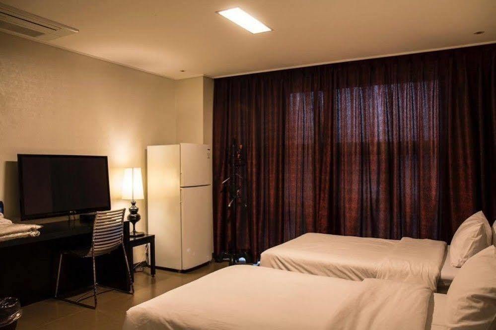 G Tourist Hotel Wolmido Incheon Buitenkant foto